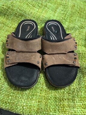 Aetrex Men's Brown and Black Dual-Strap Slide Sandals